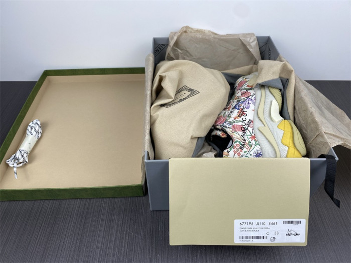 g*u*i vintage triple s 576965 dr1111111