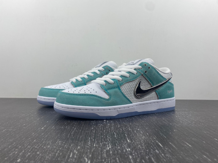 nike dunk sdcai*nike sb low fd2562-400
