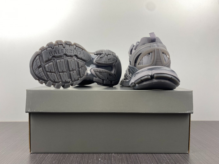 Ba*len*cia*ga track 8000004