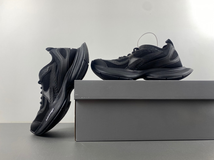 Ba*len*cia*ga sneaker