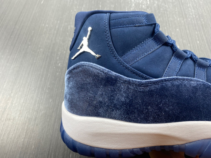 air jordan 11 velvet “midnight navy” ar0715-441