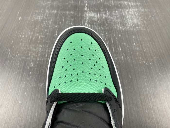 air jordan 1 high og “green glow” dz5485-130