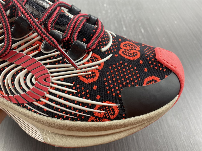 G*u*i* trainer sneaker89