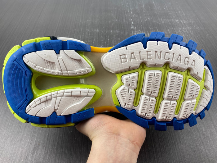 Ba*len*cia*ga track 8000055