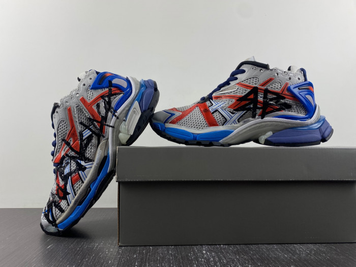 Ba*len*cia*ga runner sneaker