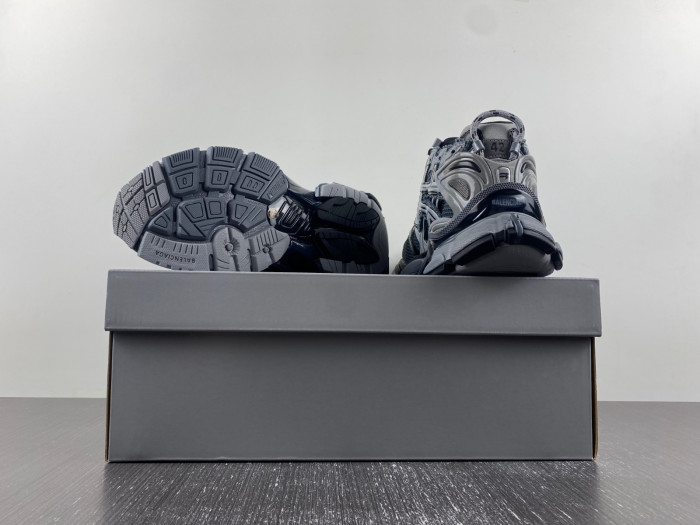 Ba*len*cia*ga runner sneaker