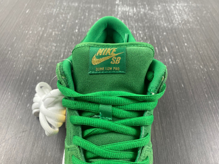 nike sb dunk low pro st. patrick