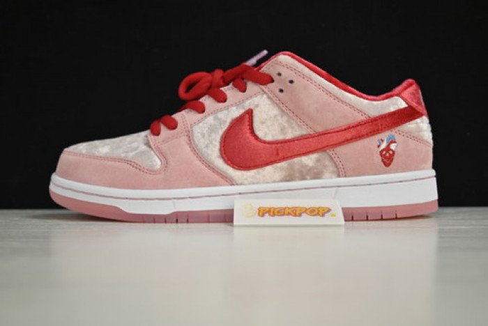 nike dunk sb low strangelove skateboards ct2552-800
