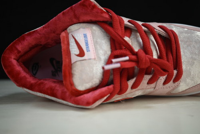 nike dunk sb low strangelove skateboards ct2552-800