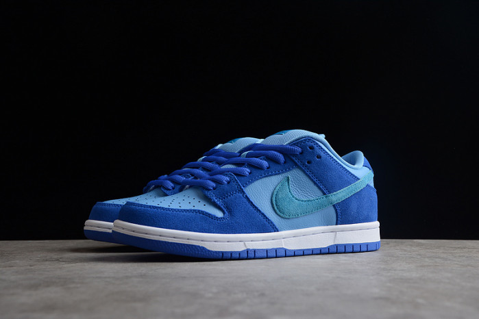 nike sb dunk low “blue raspberry” dm0807-400