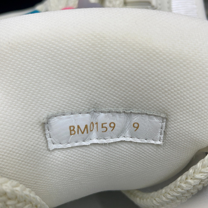 lv snekaers l0000123