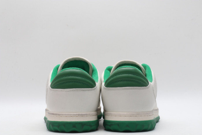 G*u*i* trainer sneaker91