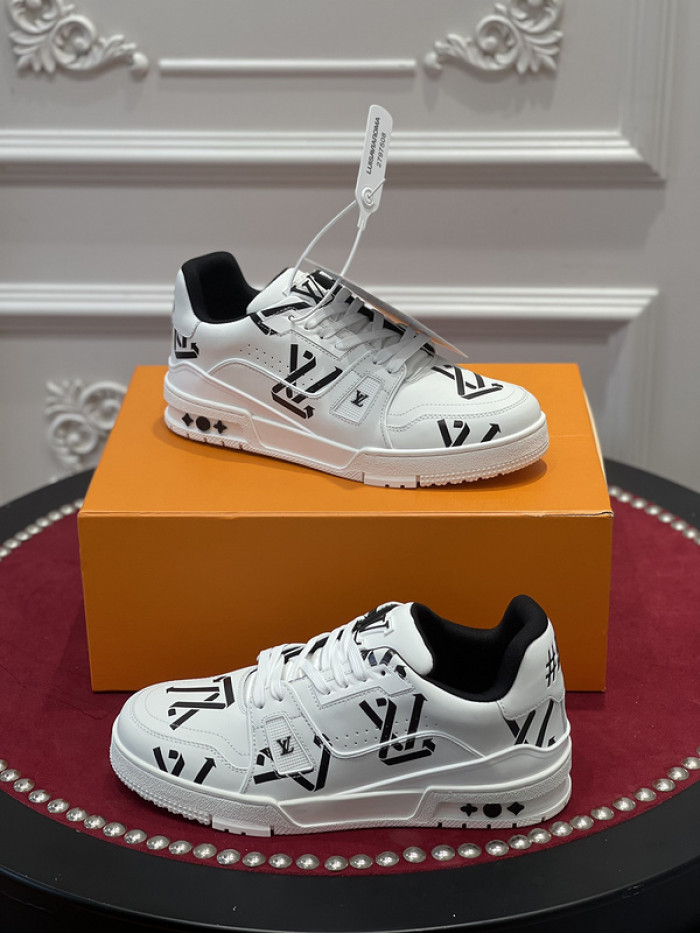 lv snekaers l000067