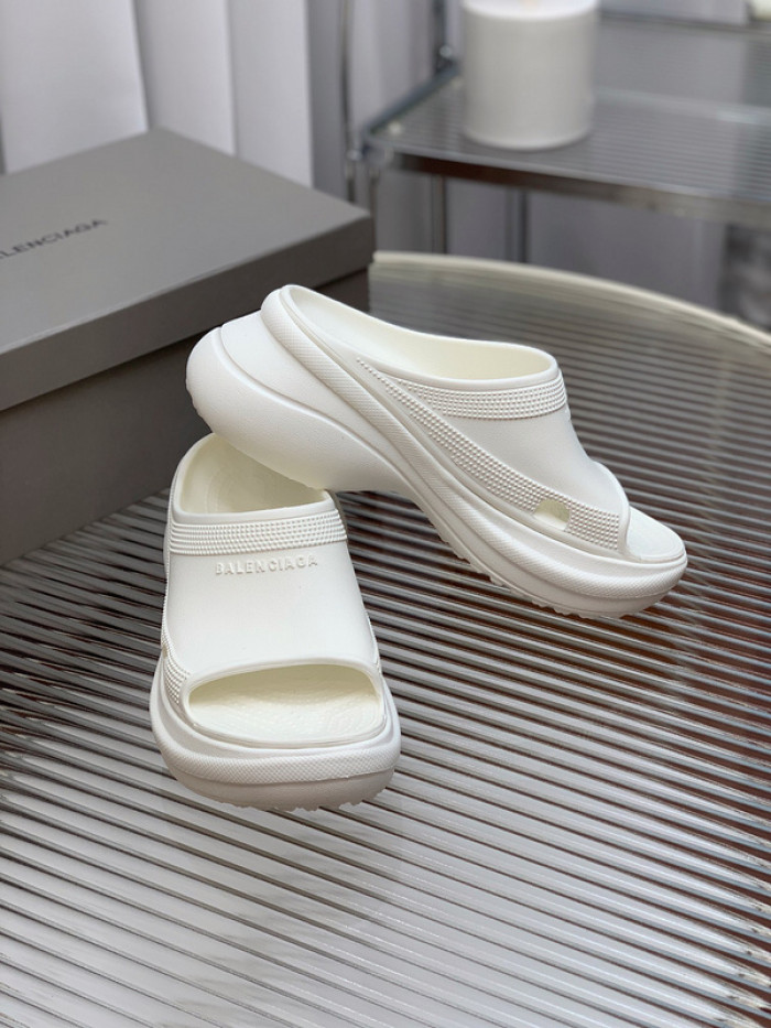 balenciag* sandal bs63