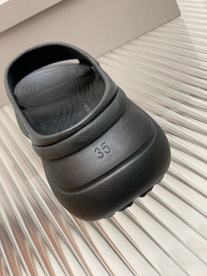 balenciag* sandal bs64