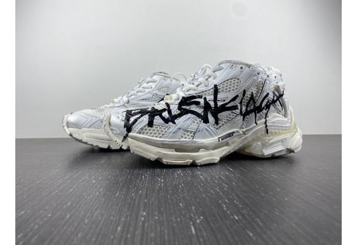 Ba1en*iaga runner 8000064