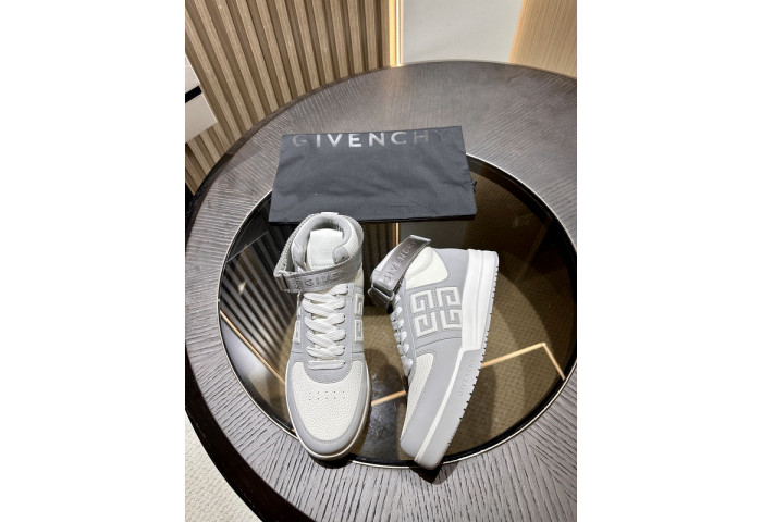 Givenchy Sneakers 660026