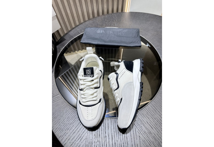 Givenchy Sneakers 660059