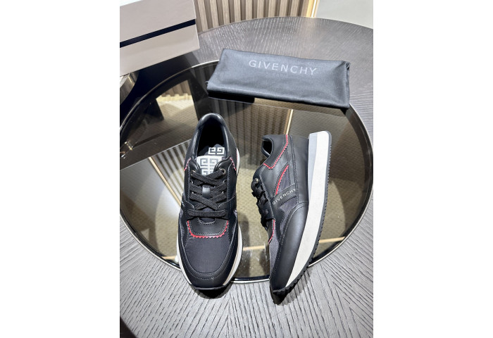 Givenchy Sneakers 660053