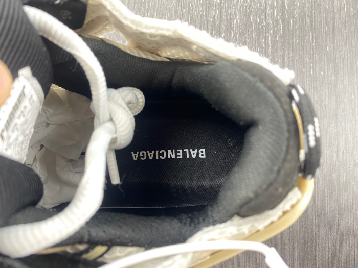 Ba1en*iaga runner 8000061