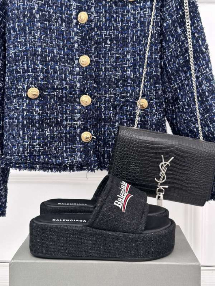 Balenciag* Sandal BS81