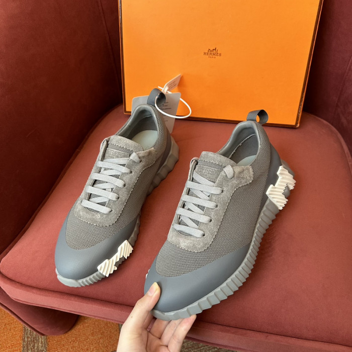 H**me5 snekaers hm026