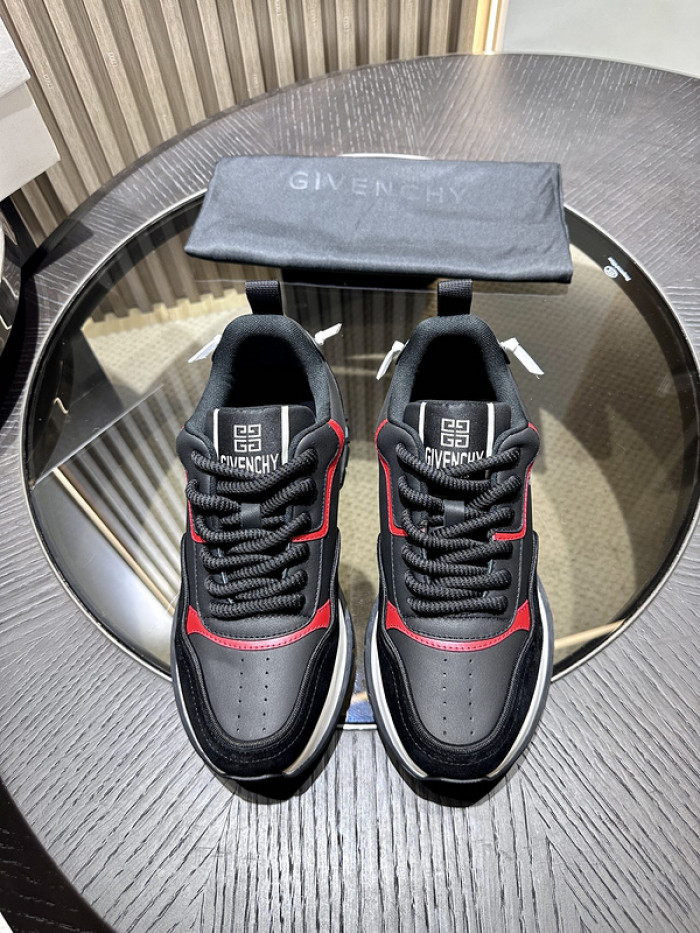 Givenchy Sneakers 660058