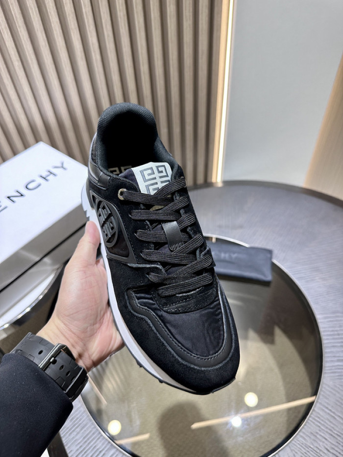 Givenchy Sneakers 660037