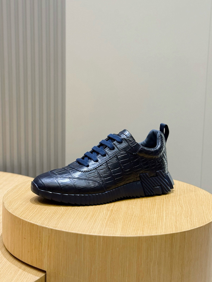 H**me5 snekaers hm102