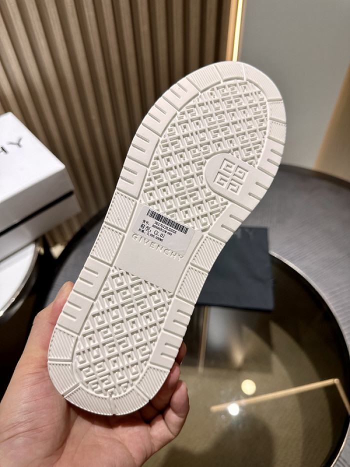 Givenchy Sneakers 660025