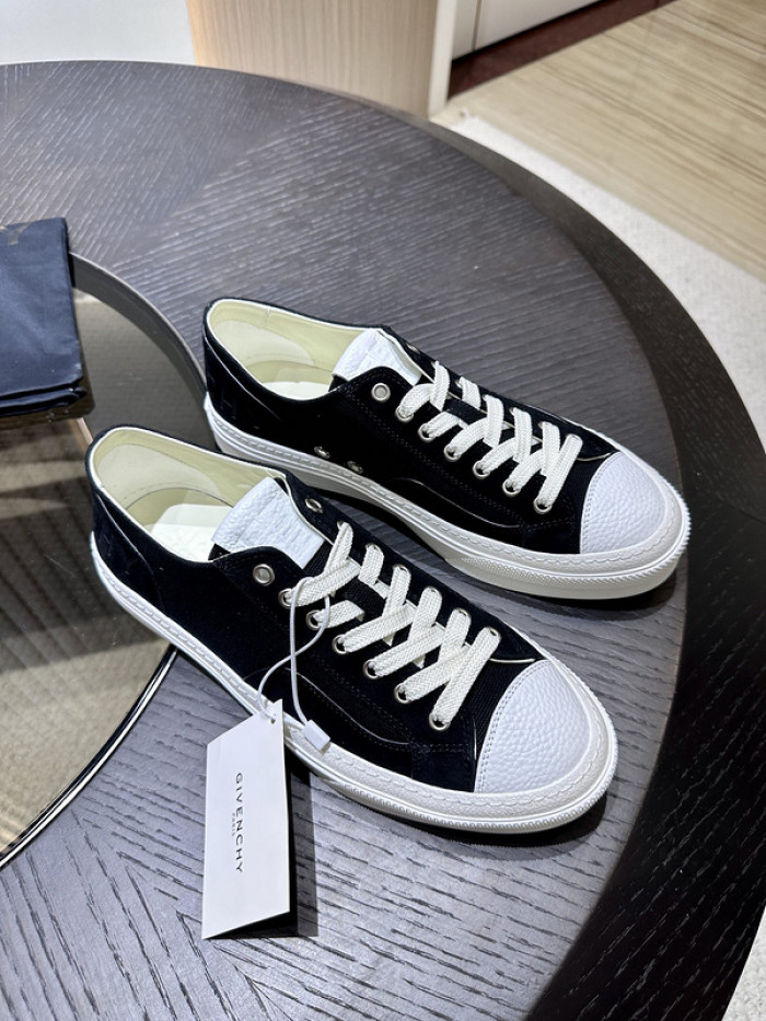 Givenchy Sneakers 660049