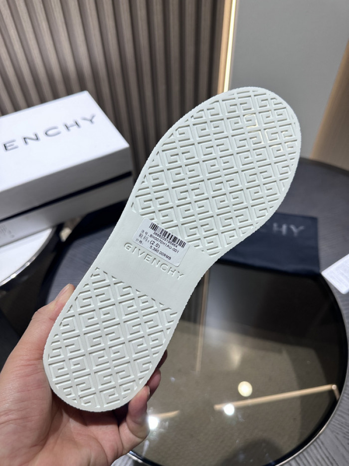 Givenchy Sneakers 660047