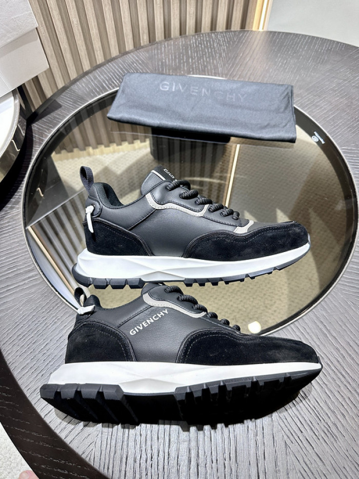 Givenchy Sneakers 660057