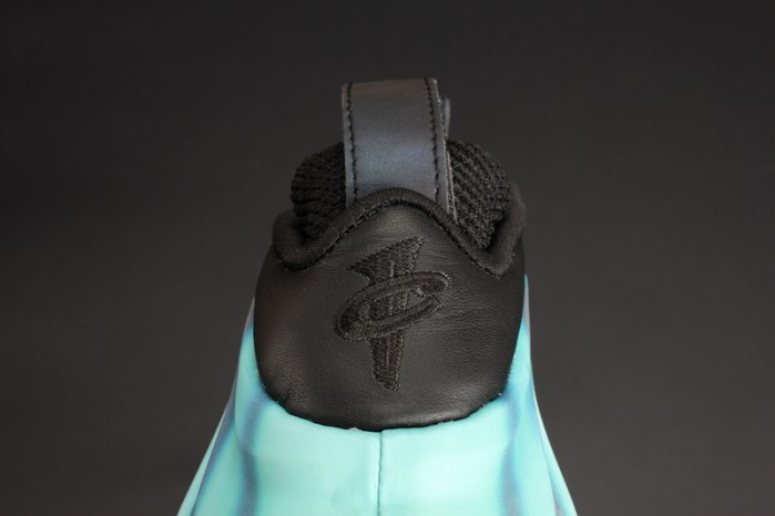 nike air foamposite one “N0r*hern lights” black/green mens 840559-001