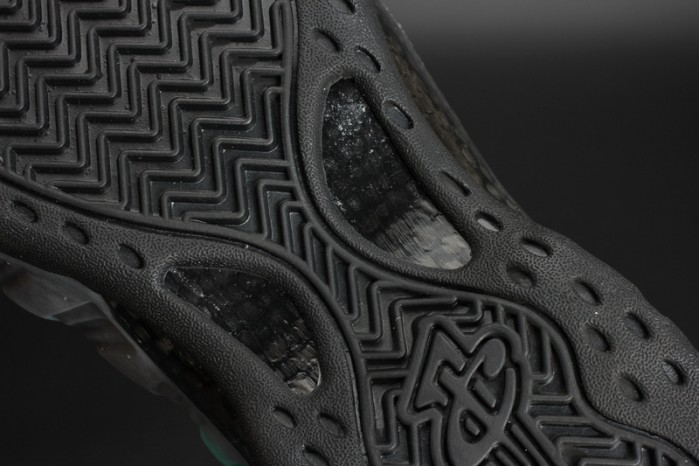 nike air foamposite one “N0r*hern lights” black/green mens 840559-001