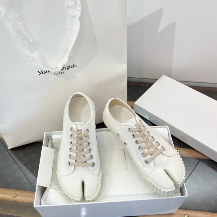 ma1s0n Marg*e1a tabi sneakers s57ws0348