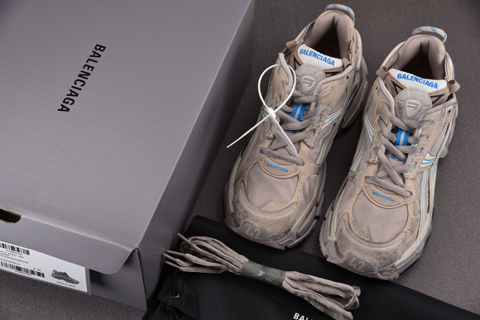 Ba1en*iaga runner sneaker f3rny 2240