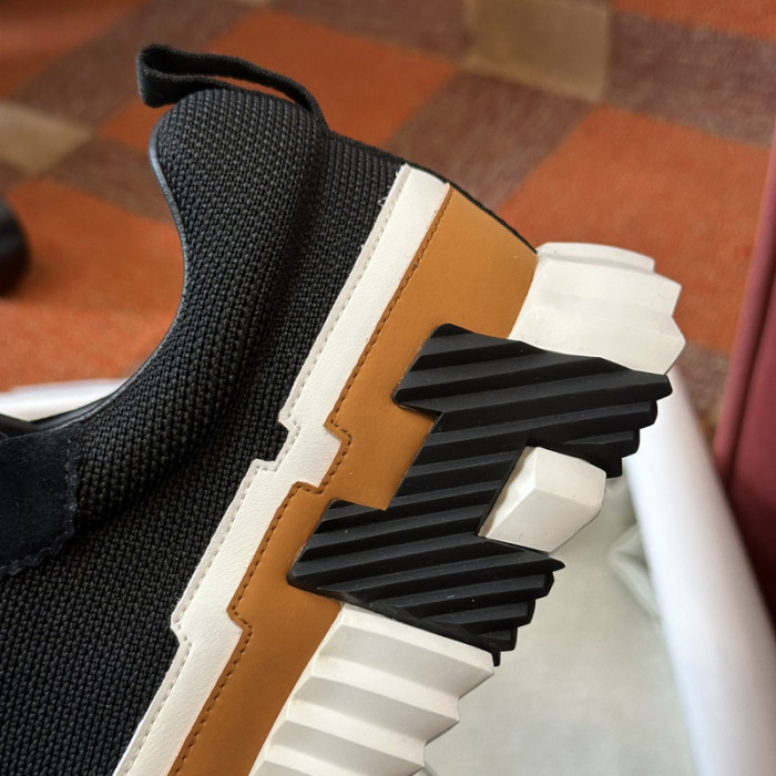 H**me5 snekaers hm032