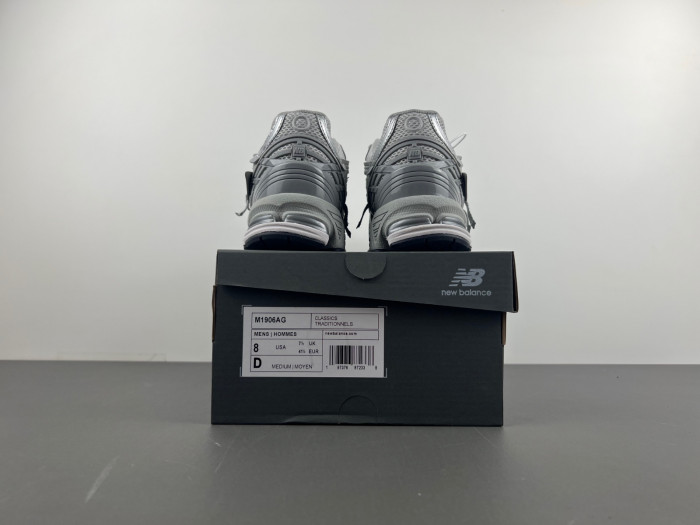 New Balance 1906A Concrete Silver Metallic M1906AG