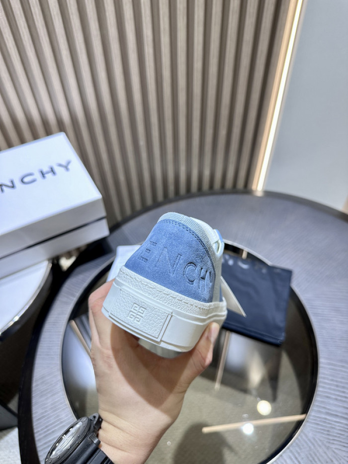 Givenchy Sneakers 660051