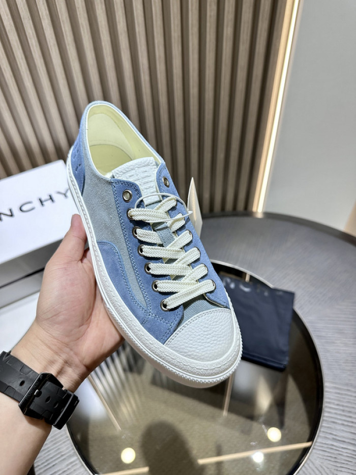 Givenchy Sneakers 660051