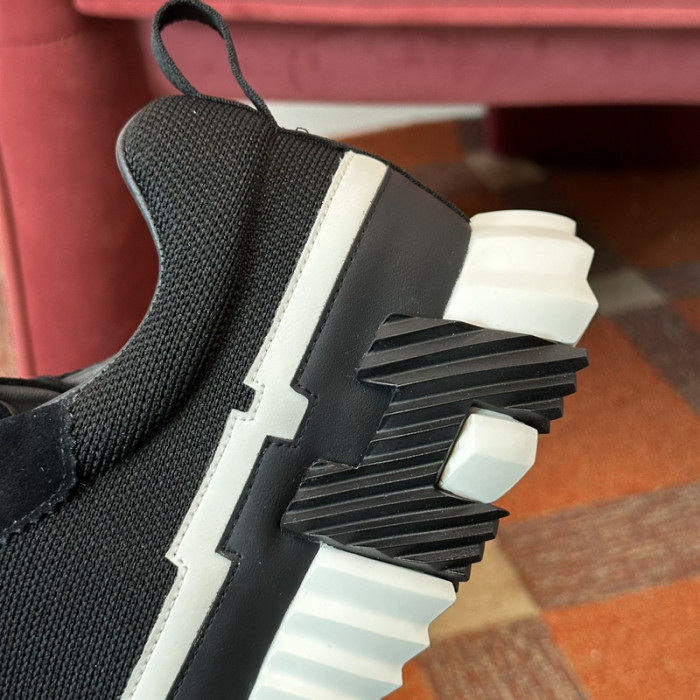 H**me5 snekaers hm033